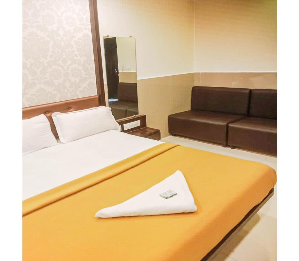 Gurukripa Nx Lodging By Wb Inn Thane Exterior photo